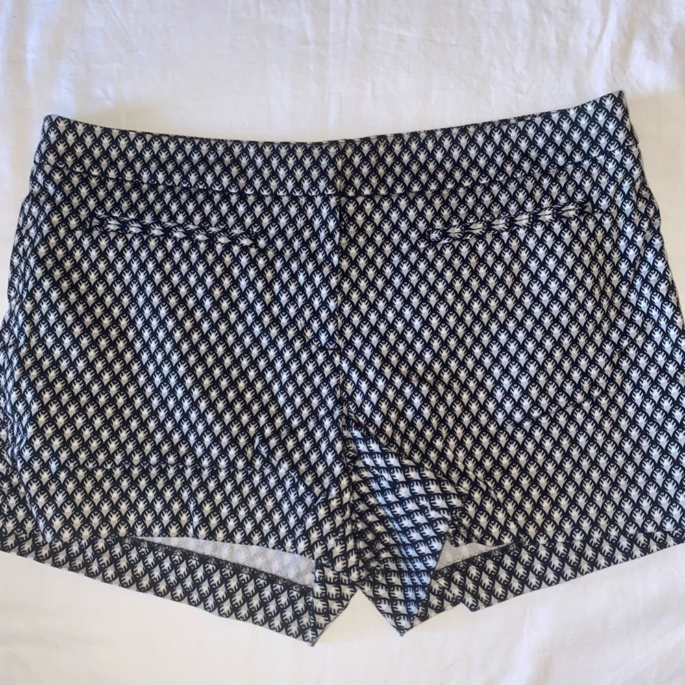 Kenar Black & White High-Waist Patterned Shorts